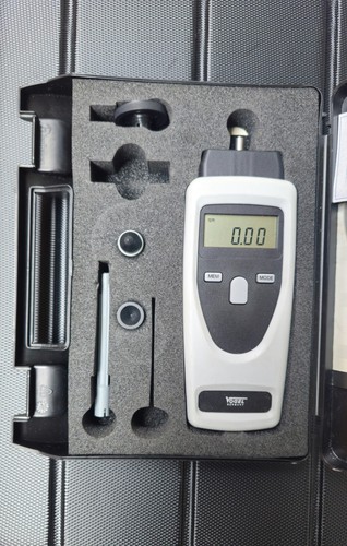 Digital hand tachometer vogel - hand,