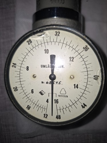 Hand tachometer messen - hand,